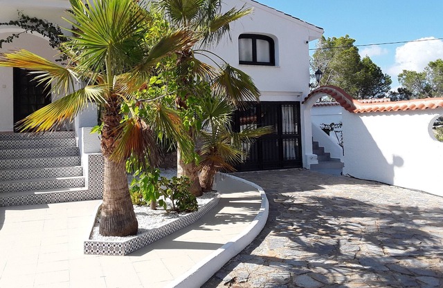 Fabulous 5 bedroom detached villa