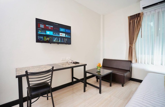 Fabulous double bed room with ABF near Don Mueang Airport