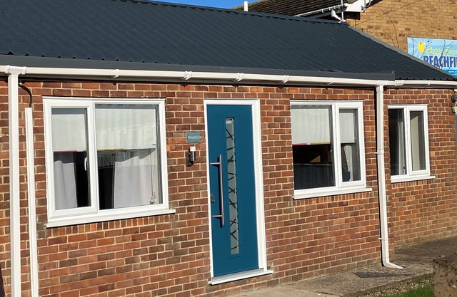 Fabulous pet friendly near beach , holiday bungalow.