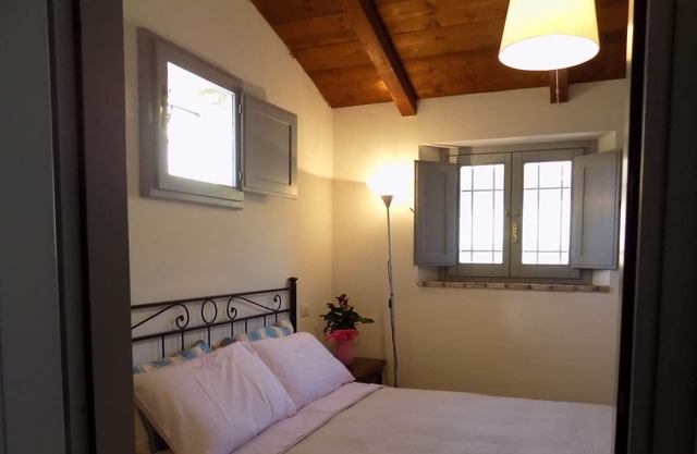 Fabulous one bedroom haven surrounded by vineyards, Wifi, A/C