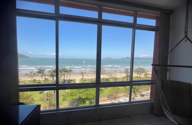 FACING THE SEA IN EMBARÉ, 2 SUITES AND 2 DEMARCED PRIVATE GARAGES,