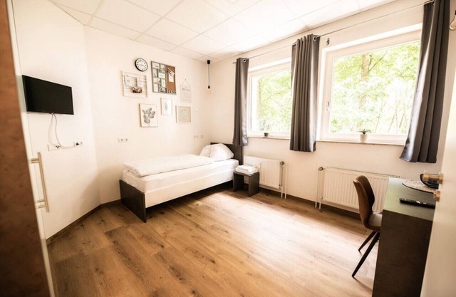 FAIR BED 4 City Single Room with TV, WLAN, G.Kitchen