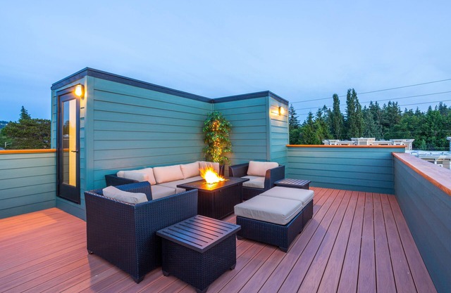 Fairhaven Luxury With Rooftop Deck and Ocean Views