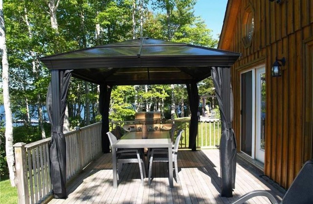 Falls Lake Beautiful Lakefront Year Round Cottage