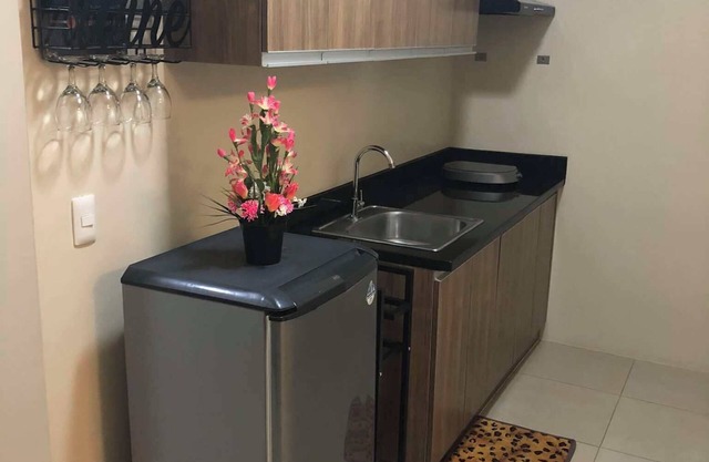 Familia Zaragoza Suite - Clean and Cozy Apartment at the heart of Iloilo City