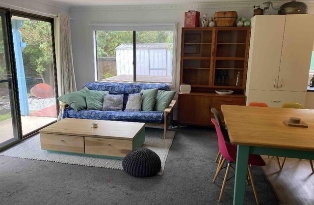 Family cottage, 8 minutes from the beach, pet friendly
