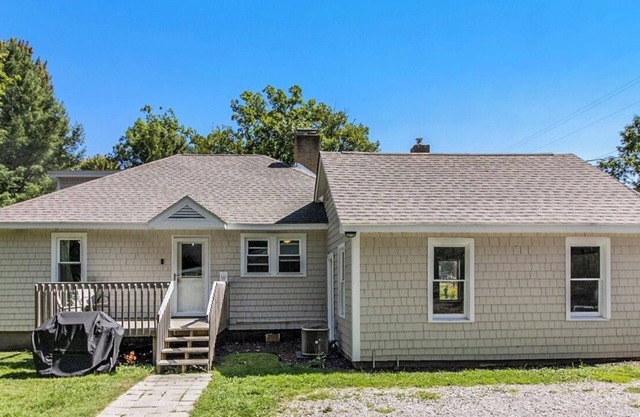 Family-friendly 3-bdrm cabin near Sam-O-Set park and South Higgins Lk State Park