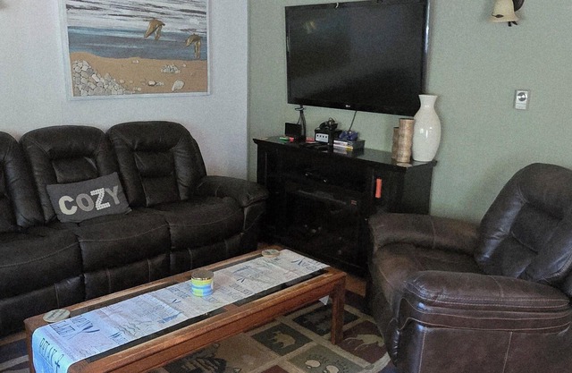 Family friendly/Cozy vibes
