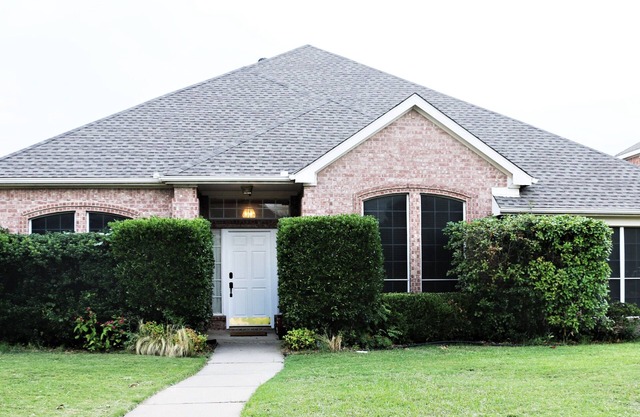 Family Friendly Home Convenient to everything!