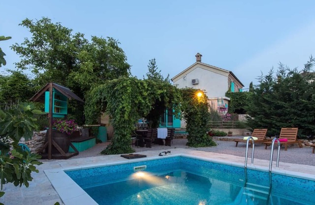 Family friendly house with a swimming pool Rasopasno, Krk (K-19266)