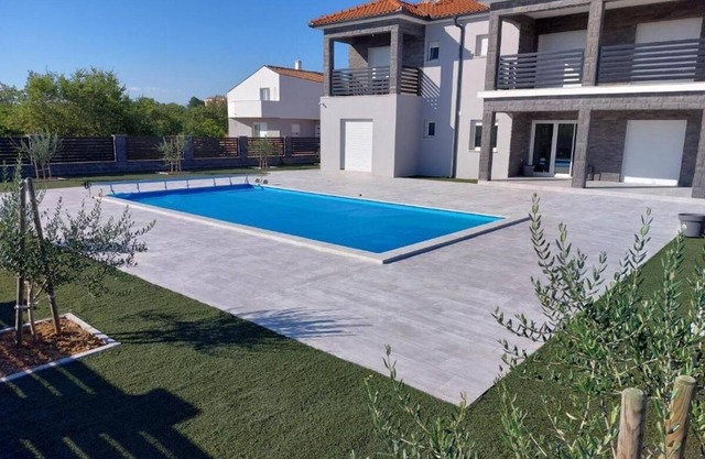 Family friendly house with a swimming pool Zadar (K-22140)