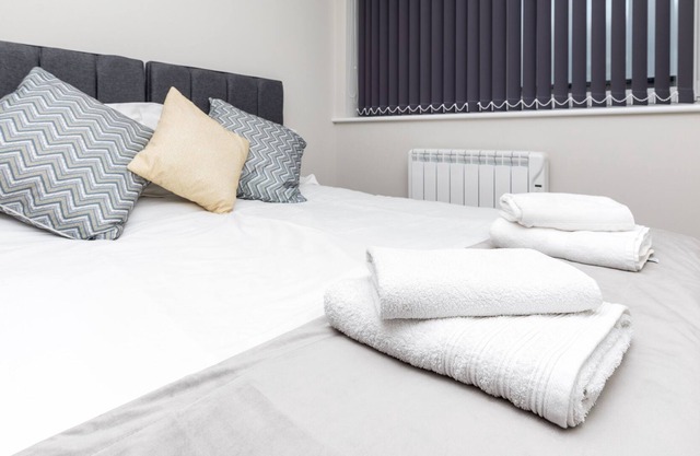 Family Friendly Modern Apartment Close to Horsham Town.