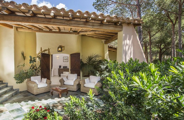 Family-friendly Villa Capo Boi, 50 meters to private beach