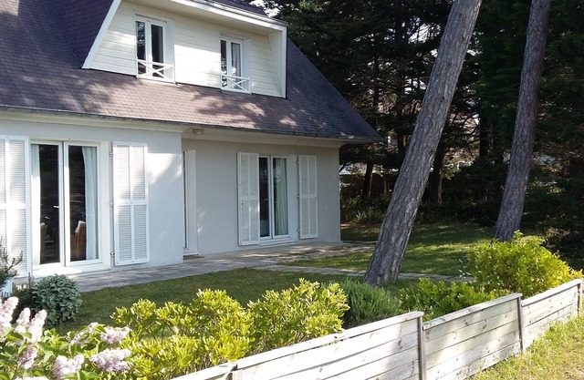 Family house 100 m from the sea