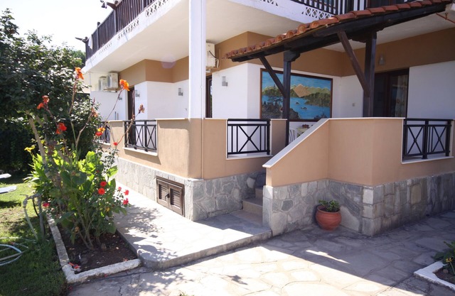 Family house with nice garden ,very close to the sandy beach.