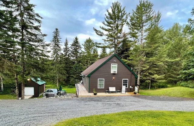 Family & Pet Friendly - Rangeley Lake Water & Beach Access
