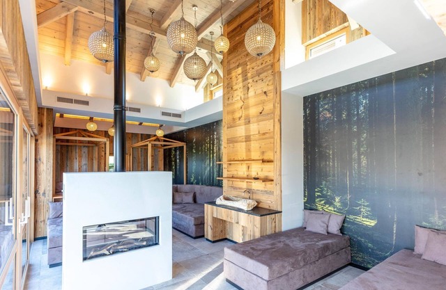Family room B with connecting door, shower, WC - Almresort Baumschlagerberg