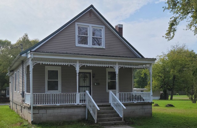 Fantastic Bungalow, Boaters Paradise Ohio River Scenic Byway, 4Br, 1.5 Ba.,
