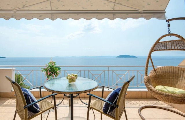 Fantastic Penthouse in Neos Marmaras