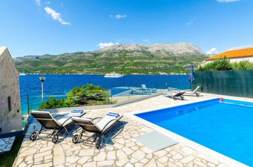 Fantastic Seafront Villa 4 Bedrooms Villa Samostan Prestige Stunning Sea Views & Enclosed Garden With Private Pool Korcula