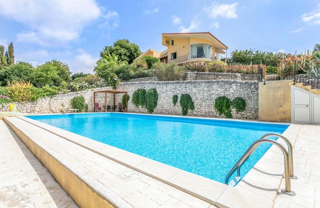 Fantastic villa with a view and large pool