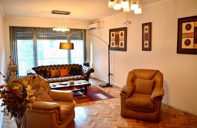 FANTASTICO con COCHERA en PLENO CENTRO