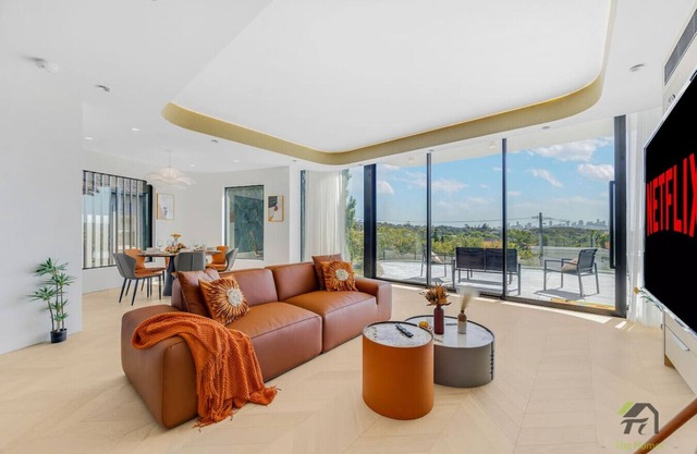 Fantasy Harbour view & Beach access in Vaucluse