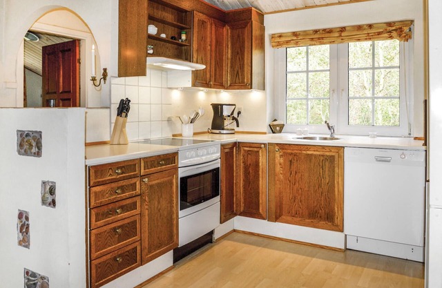 Far from all crowds and noisy music lies this cozy cottage with room for six people.