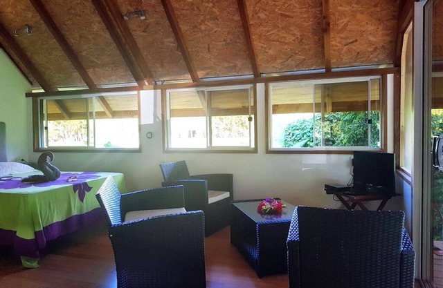 Fare Ora in a wooded park of 15,000 m2