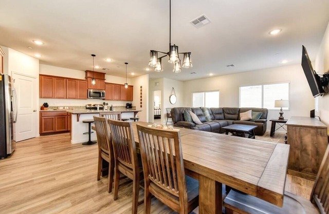 Farm-House Roseville Hotel Style Home!