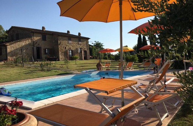 Farmhouse Gello by ToscanaTour