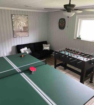 Farmhouse with game room, fire pit and creek