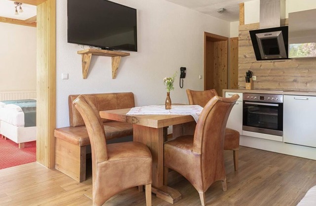 Ferienwohnung, Bad, WC, Küche, Balkon - Ferienhotel Gut Enghagen