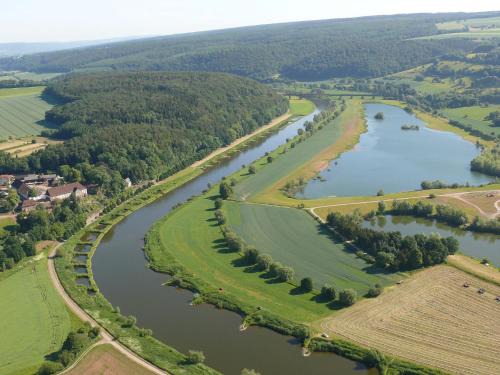 Ferienwohnung MW 1b 82m2 Höxter Weserbergland Weser inkl 2 Terrassen Wäsche und Endreinigung Self CheckIn