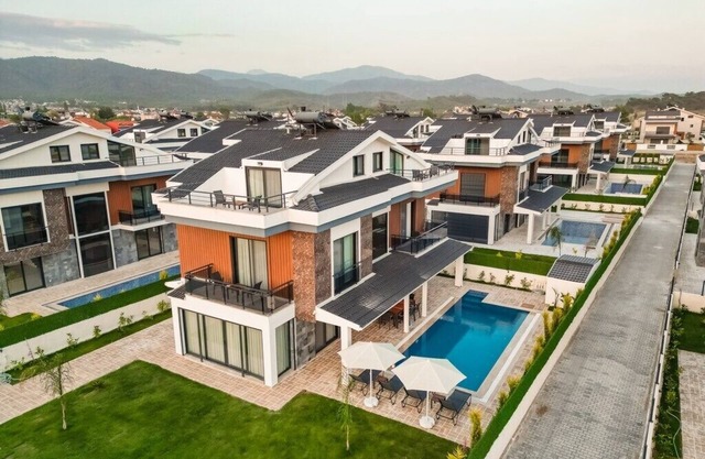 FETHİYE PLAJA YAKIN ÖZEL HAVUZLU LÜKS VİLLA