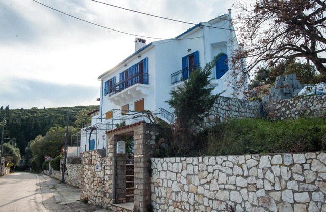 Fey's House waterfront - Φισκάρδο