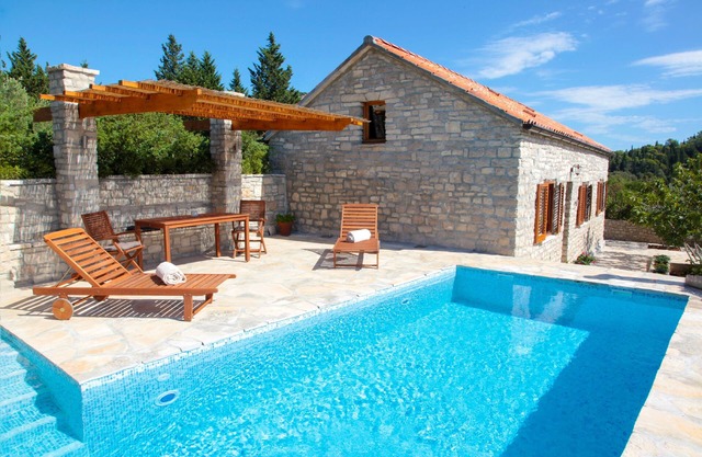 Fig Tree Villa - A traditional stone villa set in an olive grove