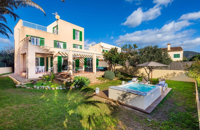 Finca 'Sa Copinya' with Sea View, Wi-Fi and Air Conditioning
