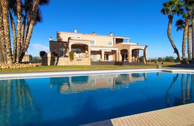 FINCA VILLA ROIG "Holiday Villa with great detail"