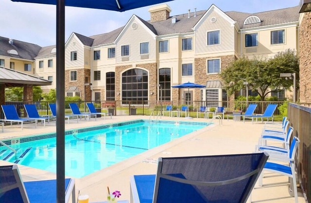 Find Comfort and Convenience at This Detroit Auburn Hills Pet Friendly Property!