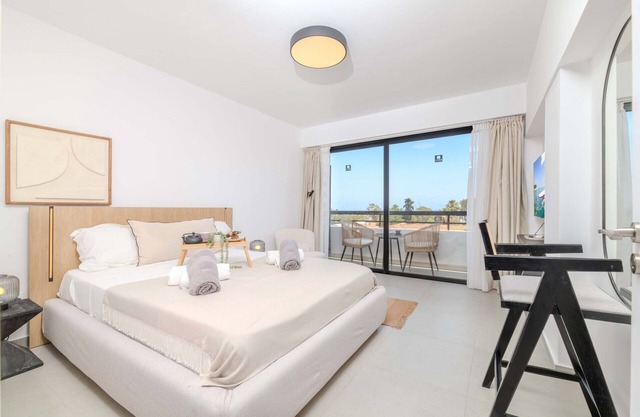 Finikoudes Marina View 202 - Charming Larnaca Centre Getaway