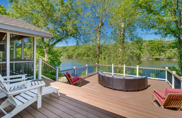 Fire Pit & Grill: Riverfront Home in Arkansas!