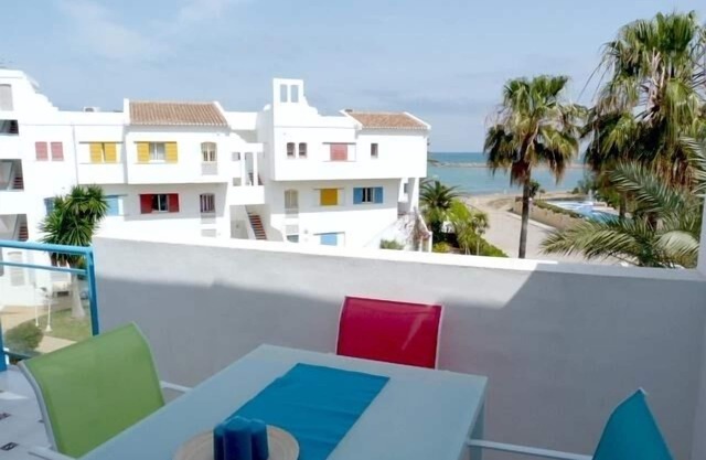 FIRST LINE BEACH APARTMENT WITH SEA VIEWS. WIFI.