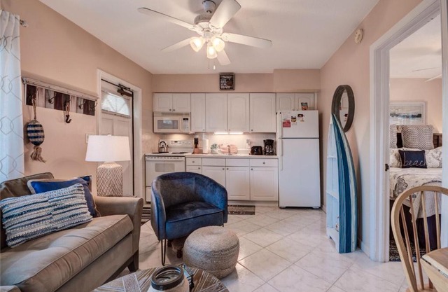 Five Palms Suite 201 - Daily - Weekly - Monthly