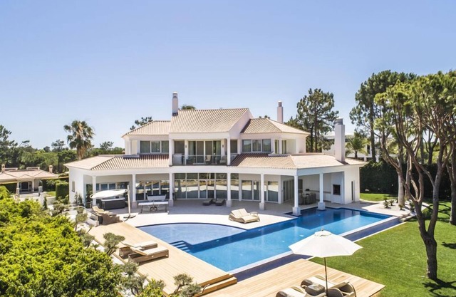 FIVE STAR DELUXE 5 BEDROOM VILLA. BUILT TO THE HIGHEST SPECIFICATIONS IN QUINTA DO LAGO ES82 - Almancil, Algarve