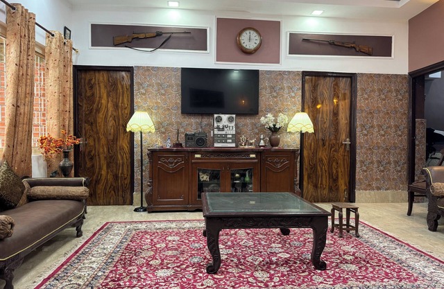 Five Star Hotel feel- Luxurious bungalow with Huge American style kitchen