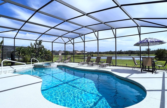 Five Star Huge Pool Home Close to Disney!