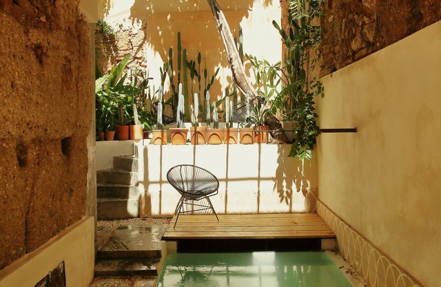 FIXIE LOFTS - Colonial Villa Suites with Pool
