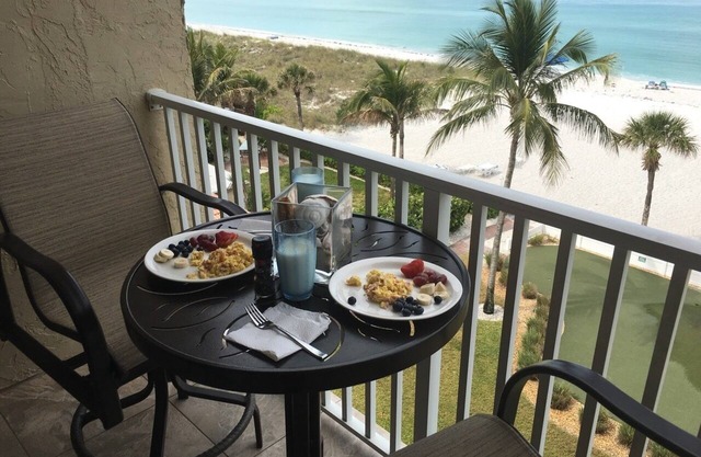 Flash sale Aug 10-28 5-floor penthouse 60 feet from water 150+ reviews