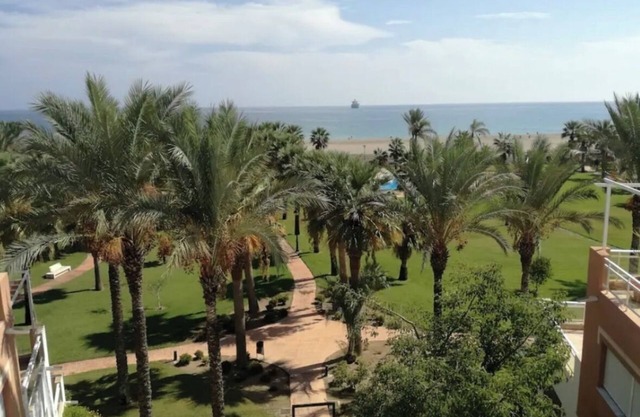Flat in Luxury resort in from of the beach